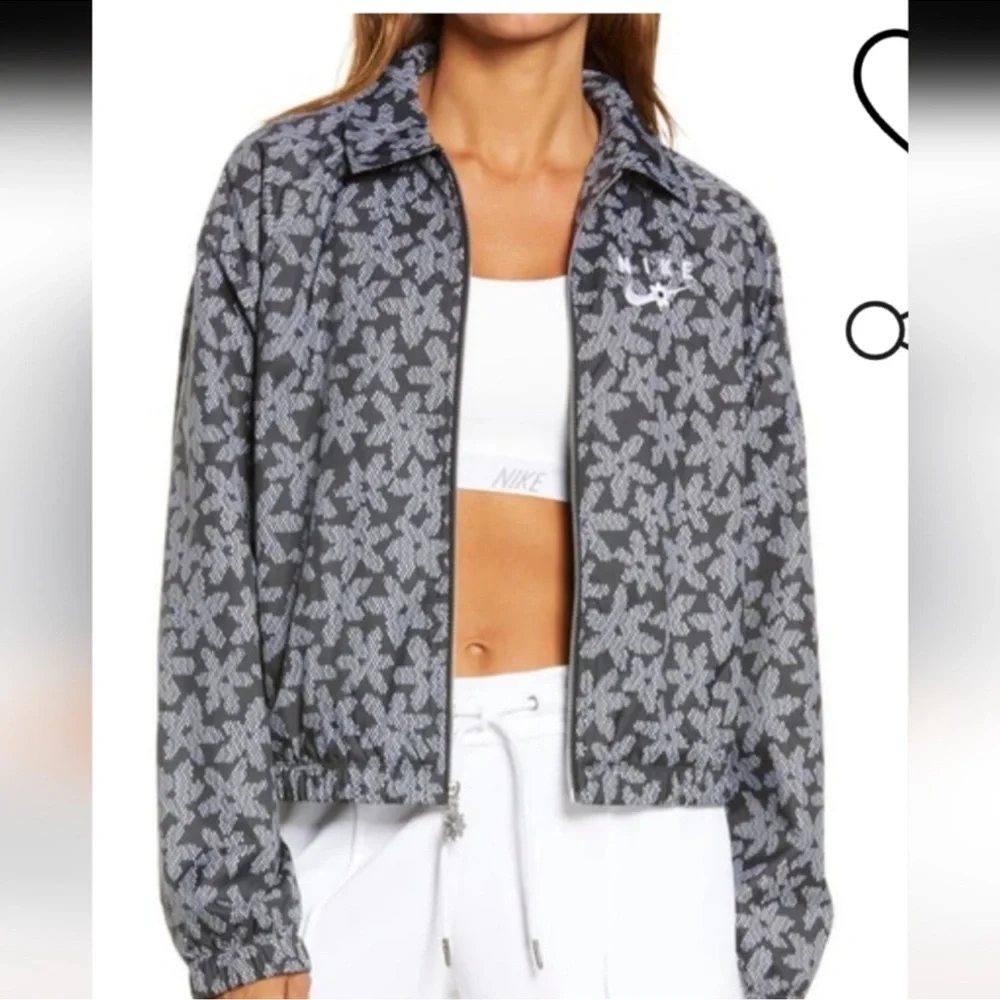 Nike Sportswear AOP Sport Daisy Black White Jacket Women’s Size Medium